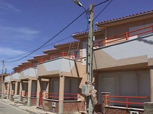 Cinco viviendas adosadas en Miranda de Azán