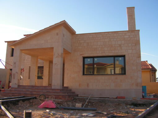 Vivienda unifamiliar en urbanización Aldebarán (Santa Marta)